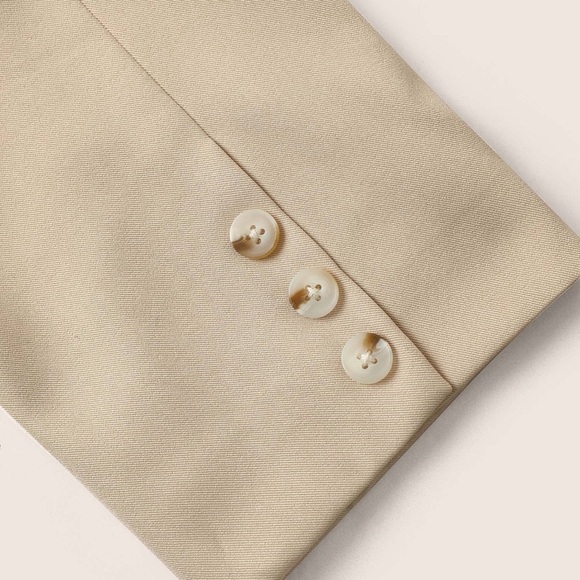 BloomChic Plus Size 2XL Suit Collar Flap Detail Blazer us 18-20 - Picture 5 of 8